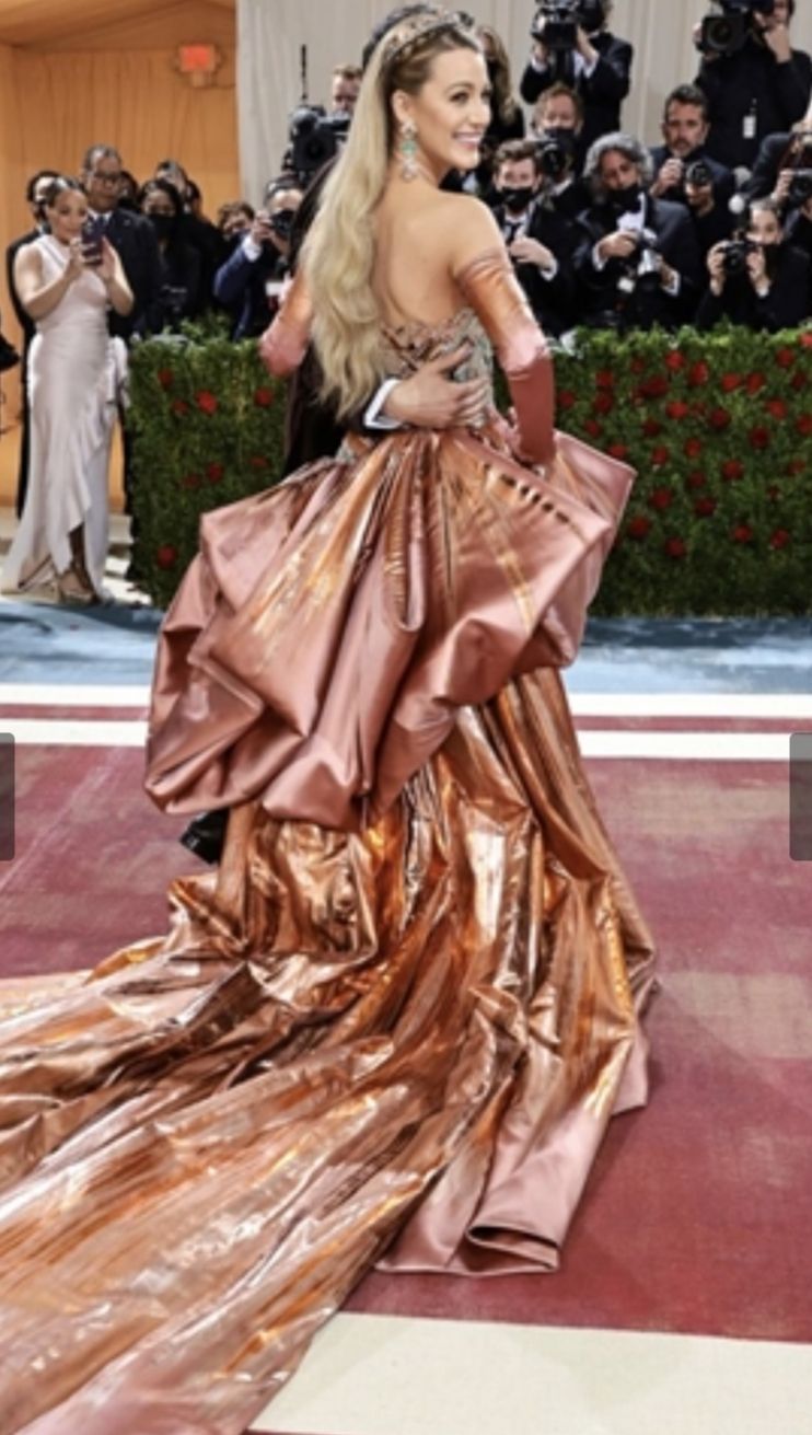 أبرز إطلالات النجوم في حفل Met Gala 2022 – شاهد