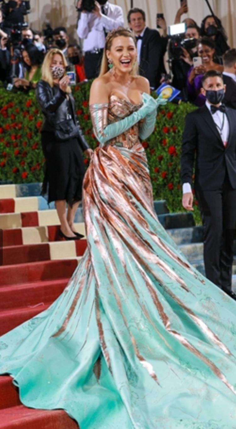 أبرز إطلالات النجوم في حفل Met Gala 2022 – شاهد