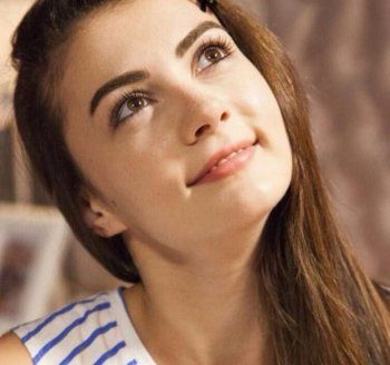 شاهد .. بطلة "بنات الشمس" عن اللاجئين السوريين: "ما هي نهاية هؤلاء؟ نقرأ عنهم اخبار سخيفة"