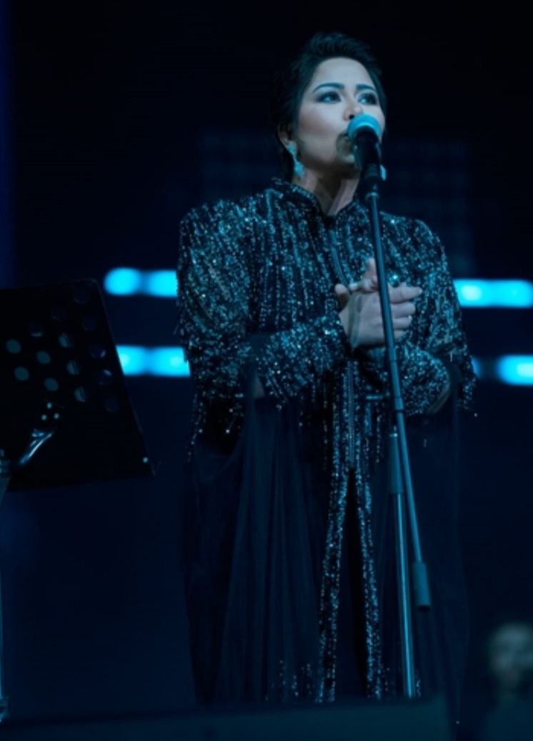 شيرين عبدالوهاب تتألق في حفل العيد بالإمارات – فيديو وصور