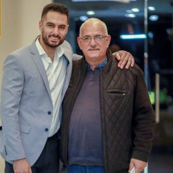 شاهد .. يعقوب شاهين يفجع بوفاة والده.. وبهذه الكلمات نعاه