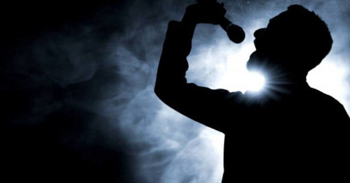 شاهد .. الحكم بسجن مغني راب شهير قتل مشَرّداً-بالصورة