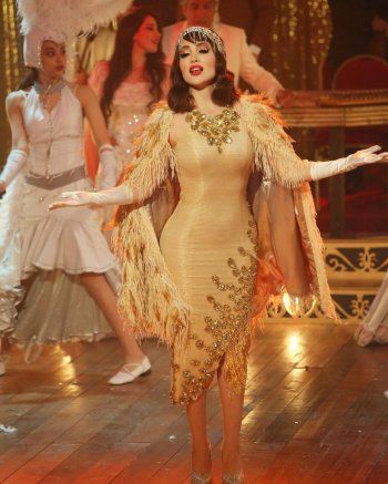 شاهد .. بالصورة - نسرين طافش تخطف أنظار الجمهور بإطلالة ذهبية