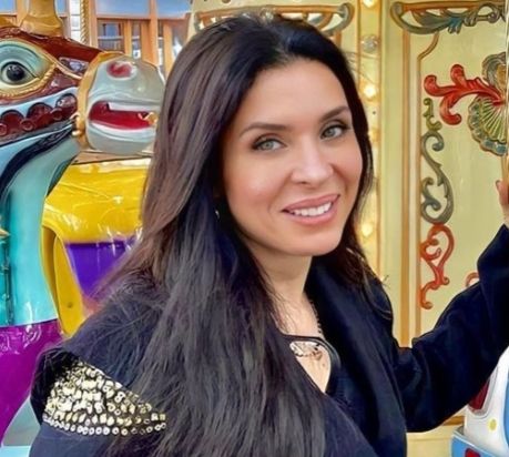 دينا تسحر متابعيها من فرنسا بأحدث إطلالتها – شاهد