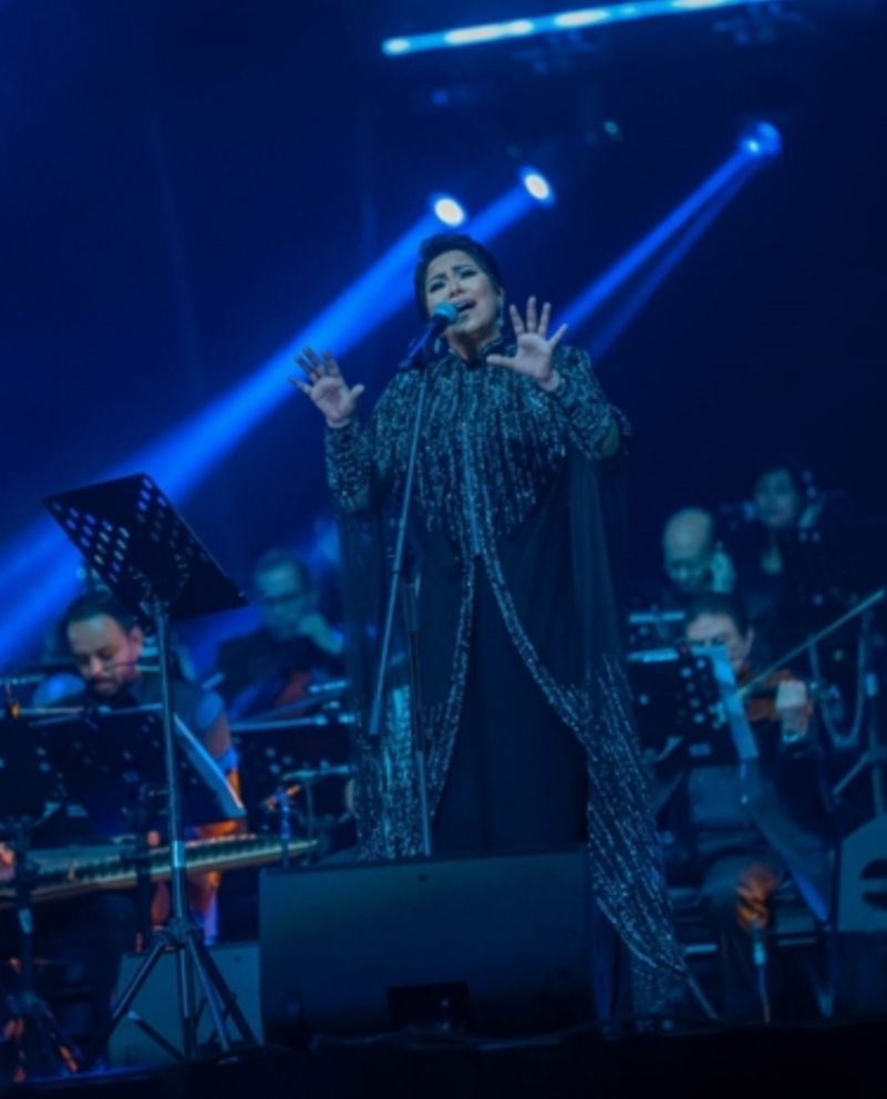 شيرين عبدالوهاب تتألق في حفل العيد بالإمارات – فيديو وصور