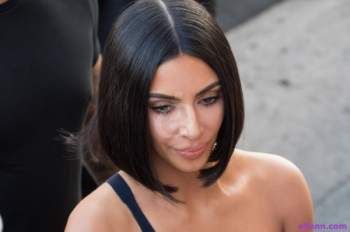 شاهد .. بالأرقام - نجوم أمّنوا على أعضائهم بمبالغ خيالية: مايلي سايرس على لسانها وجينيفر لوبيز وكيم كارداشيان على خلفيتيهما