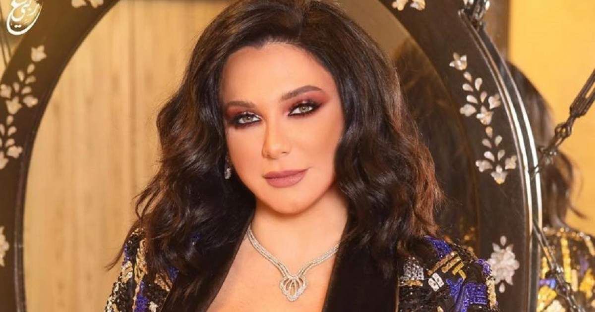 شاهد .. سلاف فواخرجي تخطف الأنظار بآخر إطلالاتها...والجمهور يعلق