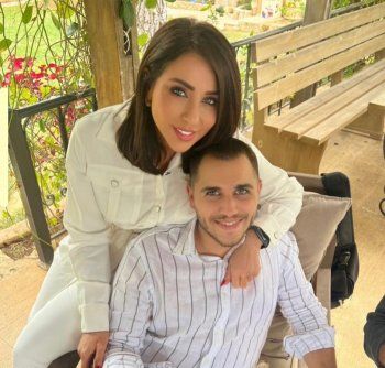 شاهد .. إبن رابعة الزيات المغترب يفاجئها..والجمهور يتفاعل