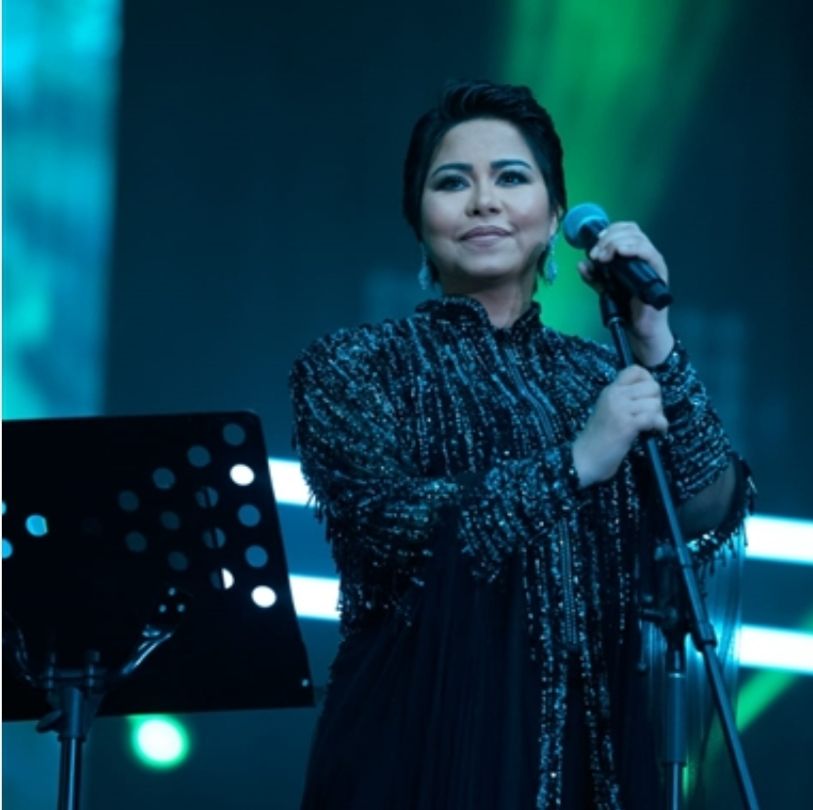 شيرين عبدالوهاب تتألق في حفل العيد بالإمارات – فيديو وصور