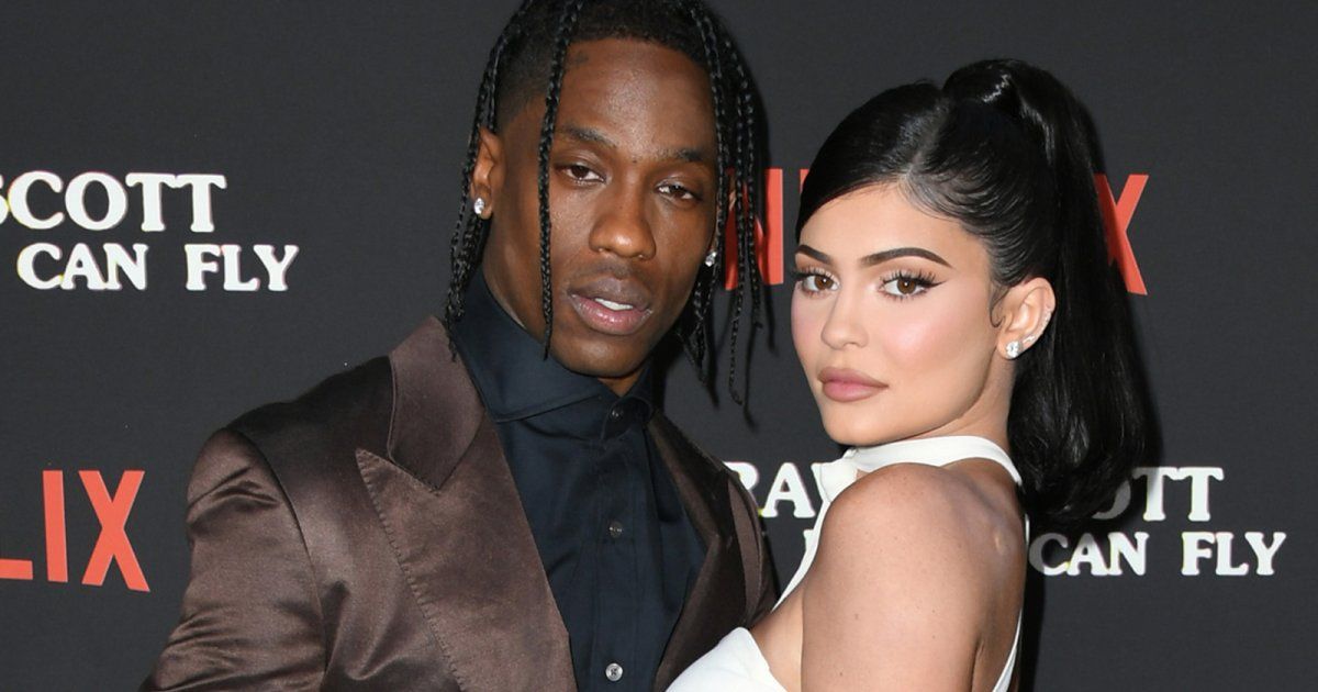 شاهد .. كايلي جينر بصور رومانسية للغاية مع ترفيس سكوت.. والجمهور يتفاعل