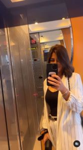 اتفرج – منة فضالي تسحر العيون بظهور مفيش أجمل من ده