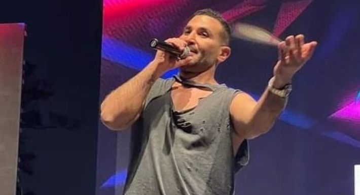 تقريبا ضربوه – أحمد سعد بـT-Shirt “مقطوع”