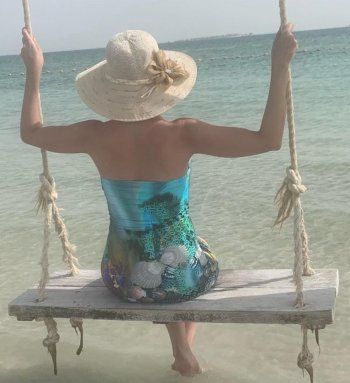 شاهد .. ميسون أبو أسعد تستجم على شاطئ البحر-بالصور