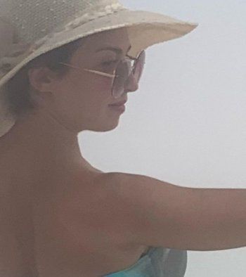 شاهد .. ميسون أبو أسعد تستجم على شاطئ البحر-بالصور