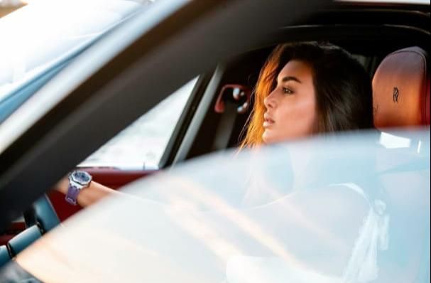 أسطول سيارات ياسمين صبري بعد أبوهشيمة : نار يا حبيبي نار