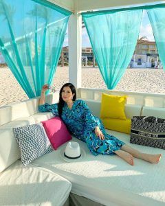 اتفرج – نسرين طافش تسحر عيون الشباب بإطلالة مثيرة