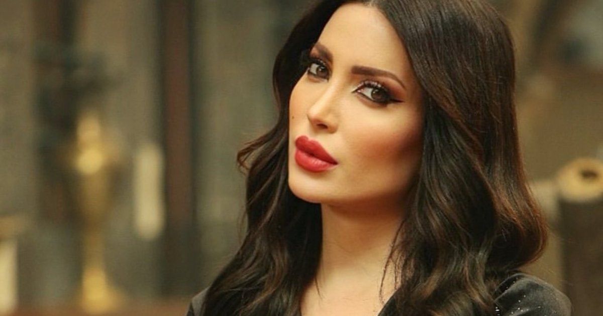 شاهد .. نسرين طافش تبهر المتابعين بخفة دمها.. وتغني باللغة الهندية