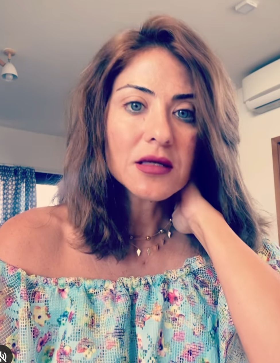 هيدي كرم تستغيث بسبب الفيسبوك- فيديو