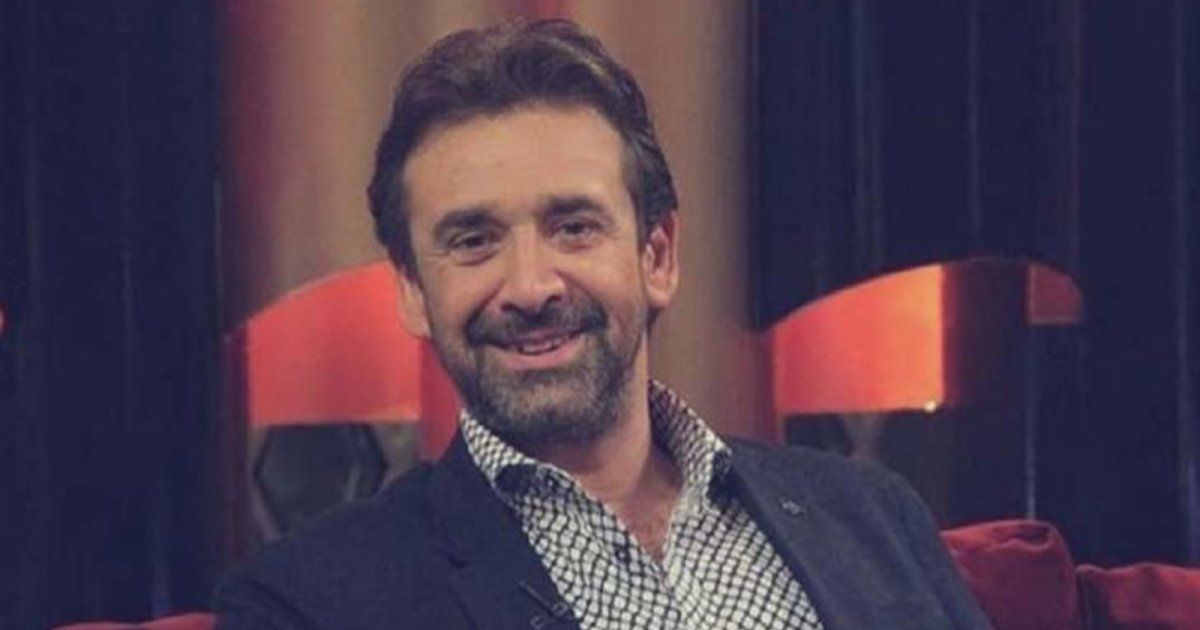 شاهد .. بالصورة- كريم عبد العزيز يؤدي مناسك العمرة