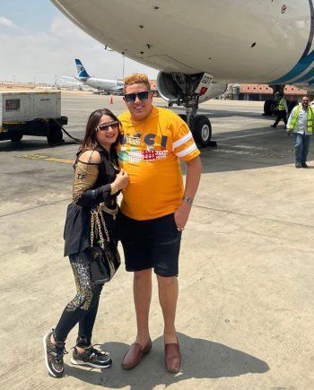 شاهد .. حمو بيكا يحتضن زوجته بأحدث ظهور لهما وهكذا وصفها - بالصورة