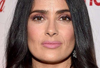 شاهد .. "شوارب" سيلينا غوميز وسلمى حايك وتايرا بانكس تعرضهن للسخرية..الصور تفضح المستور!