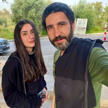 شاهد .. وسام صباغ يشارك صورة مع إبنته التي كبُرت وأصبحت رفيقته..شاهدوا كيف أصبحت