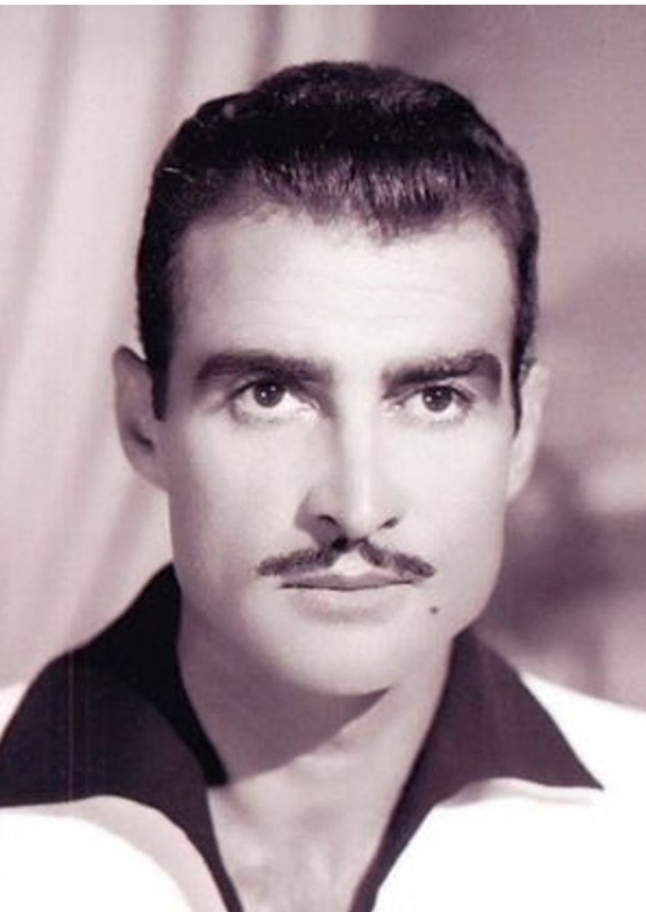 الفواجع في حياة أحمد مظهر : إبنه قتل صديقه وطلق زوجته وقاطع شقيقته