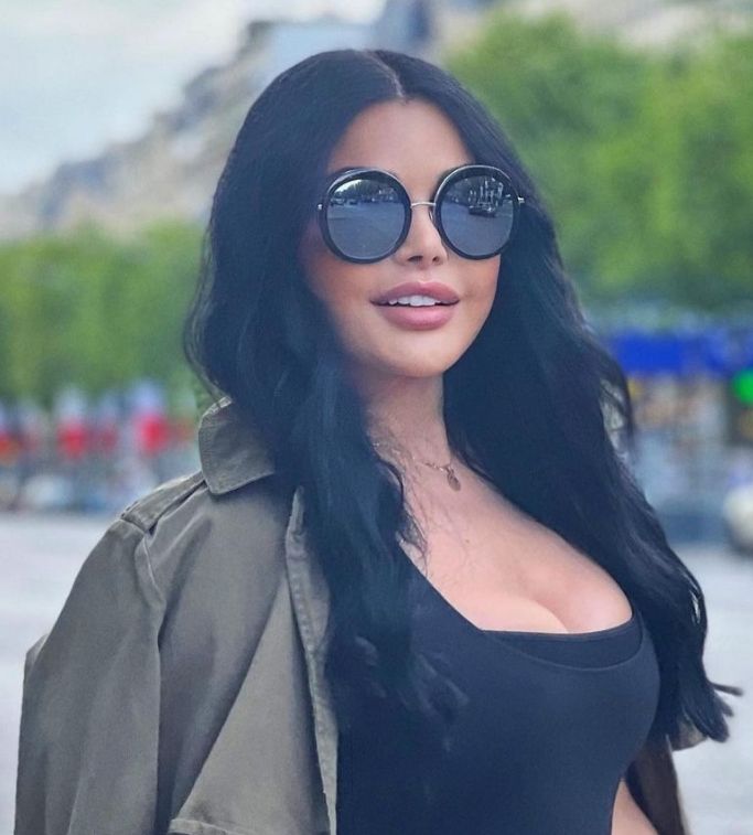 هيفاء وهبي تخطف الانظار بجامب سوت اسود – شاهد