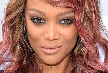 شاهد .. "شوارب" سيلينا غوميز وسلمى حايك وتايرا بانكس تعرضهن للسخرية..الصور تفضح المستور!