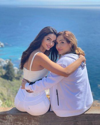 شاهد .. بالصور- ماهلاغا جابري تظهر مع والدتها للمرة الأولى بمناسبة عيد الأم وجمالها حديث المتابعين