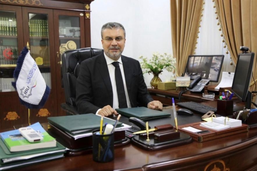 رئيس اتحاد الإذاعات الإسلامية بندوة الجامعة الأمريكية للاحتفال باليوم العالمى للغة العربية .. غدا