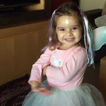 شاهد .. نادين نسيب نجيم تنشر صور نادرة لإبنتها.. والجمهور يتفاعل مع جمالها