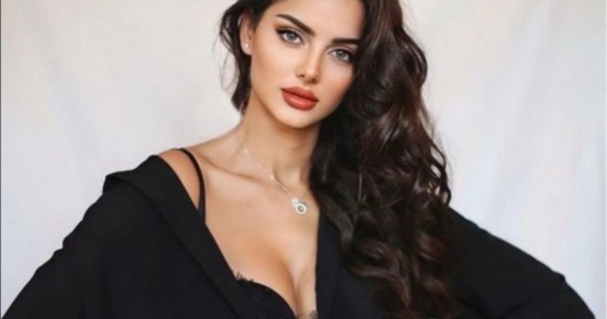 شاهد .. بالصور- ماهلاغا جابري تظهر مع والدتها للمرة الأولى بمناسبة عيد الأم وجمالها حديث المتابعين