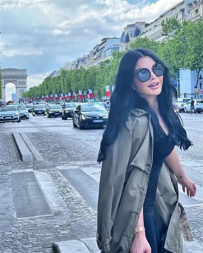 هيفاء وهبي تستعرض إنوثتها و مكشوف من فوق و تحت – شاهد