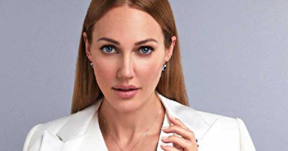 شاهد .. بالصور -مريم أوزرلي من دون مكياج تماماً في أحدث إطلالة لها