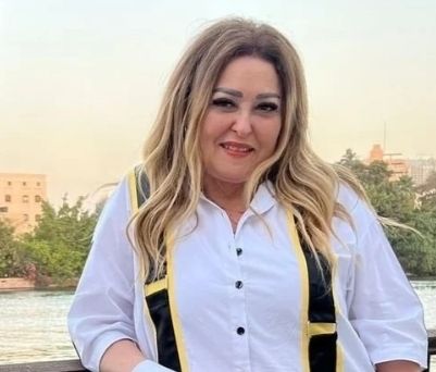 نهال عنبر تتألق باللون الابيض – شاهد