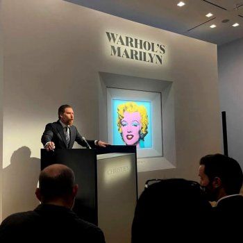 شاهد .. لوحة لـ مارلين مونرو تباع بمبلغ طائل.. أغلى قطعة فنية في القرن العشرين!