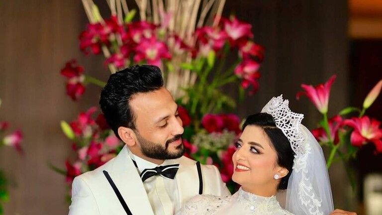 بعد أيام من زواجها .. بلوغر مصرية مشهورة تعلن طلاقها