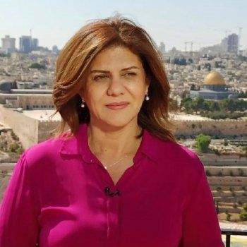 شاهد .. نسرين طافش تعلق على خبر استشهاد الصحافية شيرين أبو عقلة