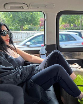 شاهد .. هيفا وهبي عائدة إلى لبنان.. وإطلالتها الكاجوال حديث المتابعين