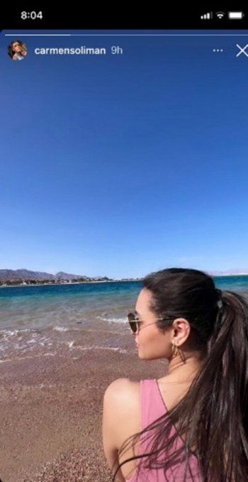 شاهد .. بالصورة- كارمن سليمان تستمتع بعطلتها أمام البحر