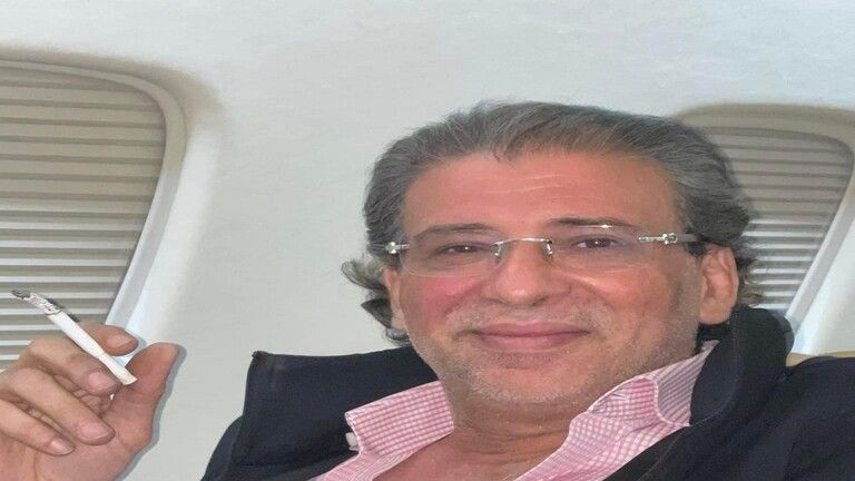 “سيجارة الطائرة”..  تفتح باب جهنم على المخرج خالد يوسف