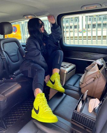 شاهد .. هيفا وهبي عائدة إلى لبنان.. وإطلالتها الكاجوال حديث المتابعين