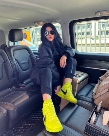 شاهد .. هيفا وهبي عائدة إلى لبنان.. وإطلالتها الكاجوال حديث المتابعين