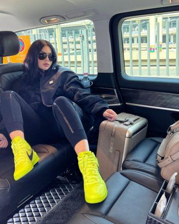 شاهد .. هيفا وهبي عائدة إلى لبنان.. وإطلالتها الكاجوال حديث المتابعين