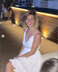 اتفرج – منة فضالي قلبت السوشيال ميديا بالأبيض المخرم