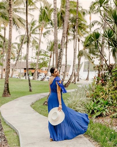 ياسمين صبري بتوريك جمالها بعد الطلاق بفستان “أوف شولدر” – شاهد