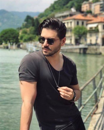 شاهد .. نجم تركي يكشف عن تعرضه للتحرش من مايلي سايرس.. وهذا ما قاله