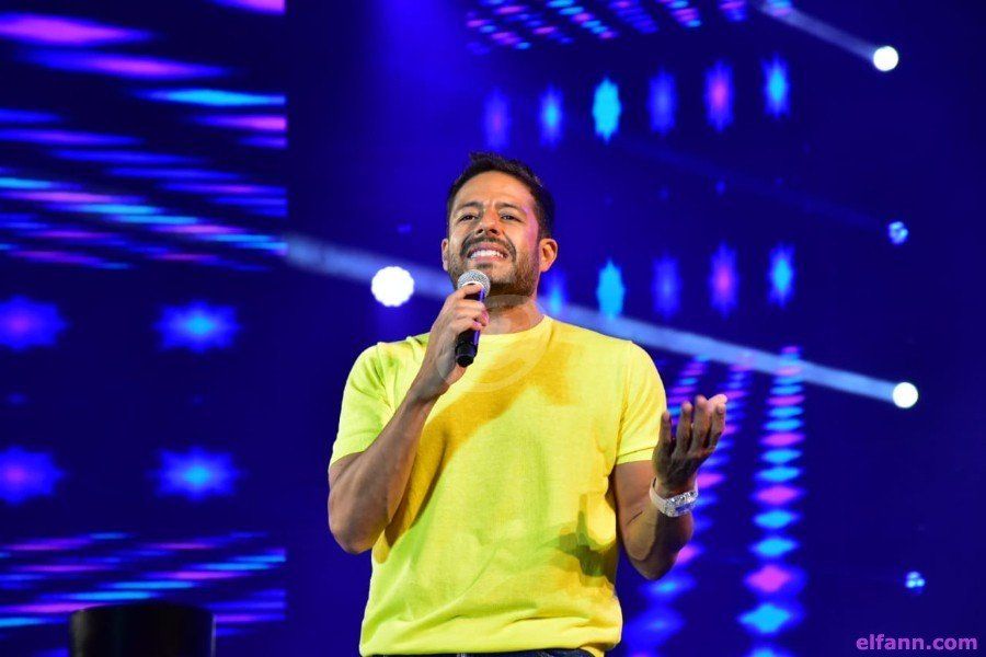 شاهد .. خاص الفن - إليكم الأجر الذي يتقضاه محمد حماقي لقاء حقلاته