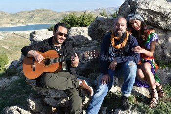 شاهد .. خاص الفن- الصور الأولى من كليب أغنية قاسم السلطان المرتقبة "أحبك من بديت"